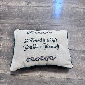 Small‎ Decorative Throw Pillow